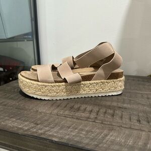 🔥🔥 Esprit Beige Platform Sandals! 🔥🔥